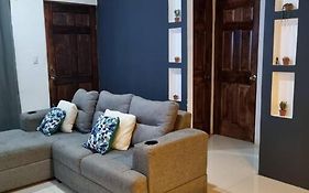 Pura Vida Apartament 5 Min Near Aiport No Parking Site